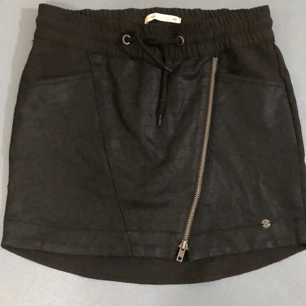 IKKS Girls black textured skirt w/ zipper sz 12